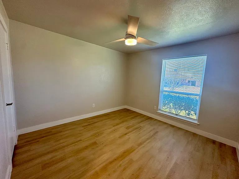 2922 Berkshire Dr — Photo 21