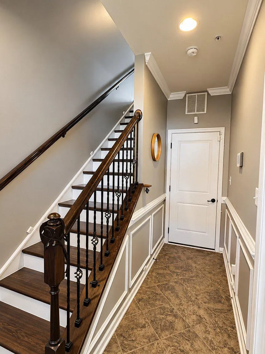 2 bed, 2.5 bath, 1568 sqft, $2,810 — Photo 3