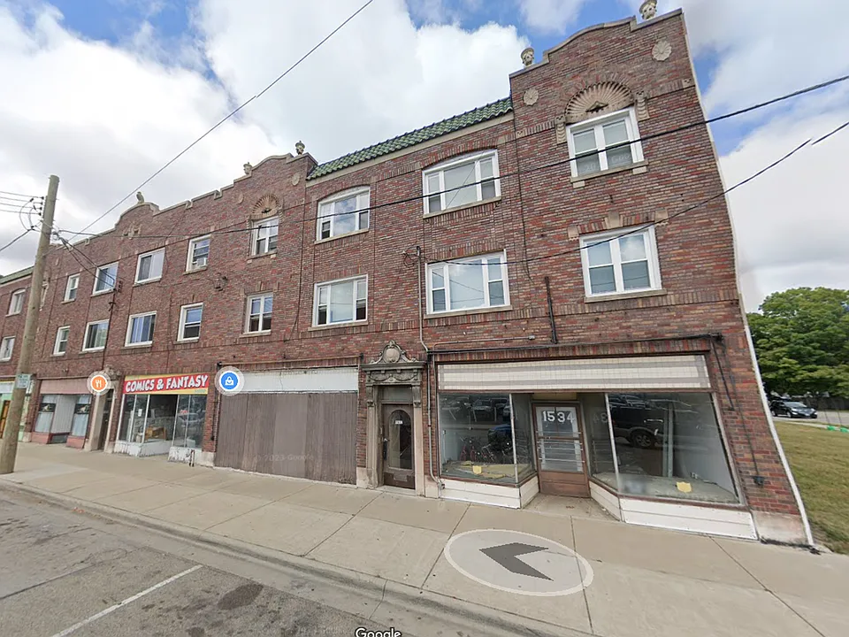 1530-1534 S Broadway St
