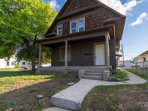 2nd image of 605 2nd Ave N
