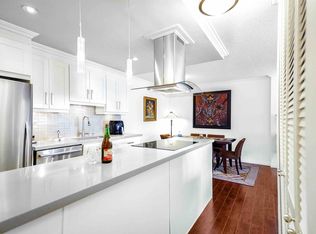 2020 Fullerton Ave #306, North Vancouver, BC V7P 3G3