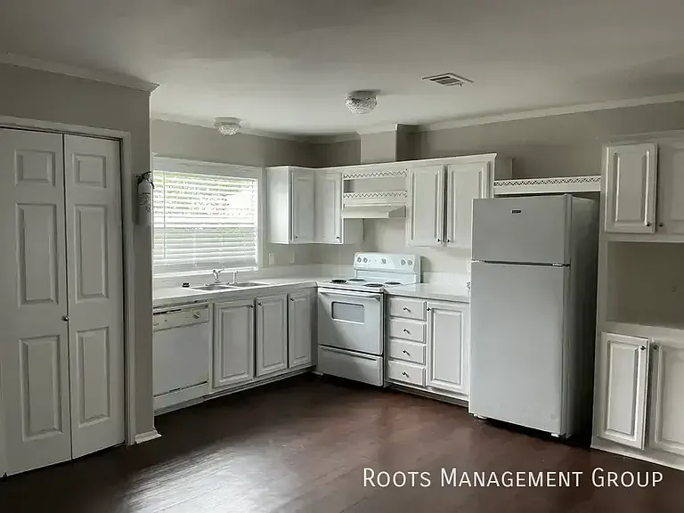 15923 Clarke Springs Dr #15923C — Photo 3