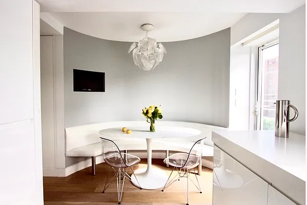 Rented by Bond New York | media 32