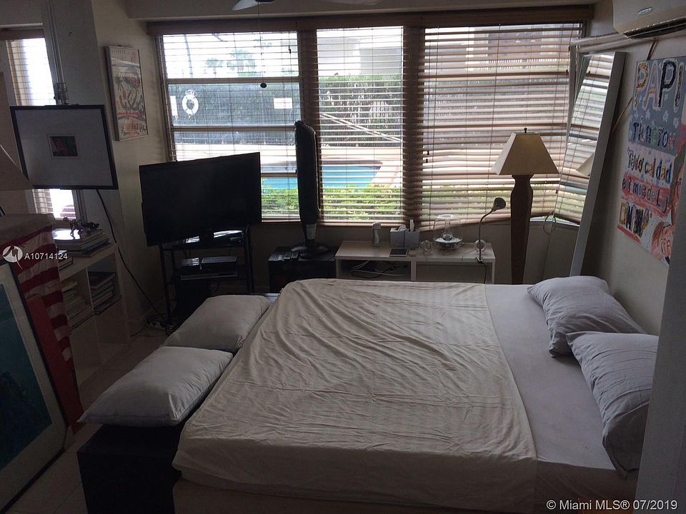 2nd image of 1430 Brickell Bay Dr Ph 06