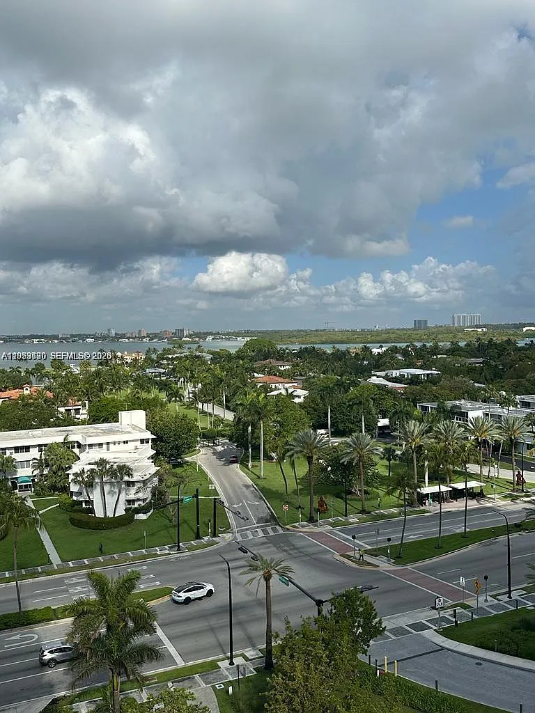 The Plaza Of Bal Harbour — Photo 3