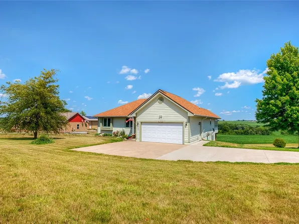 5241 SE 104th St, Runnells, IA 50237