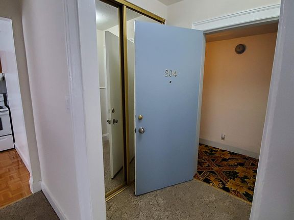 3rd image of 1550 Fillmore St APT 204