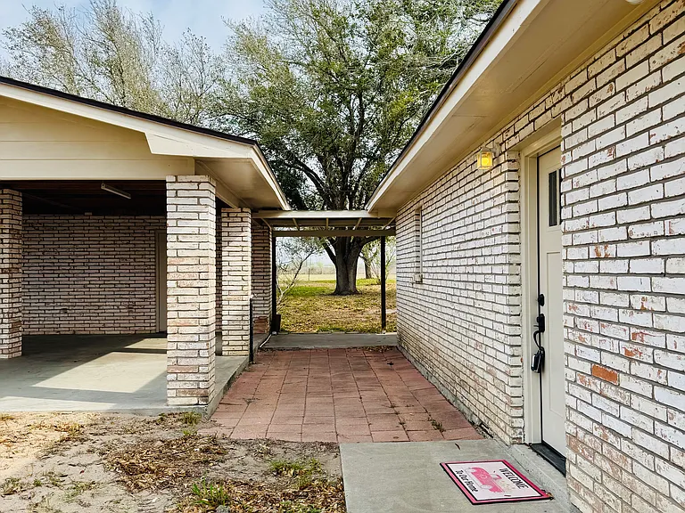 1185 FM 1540 — Photo 3