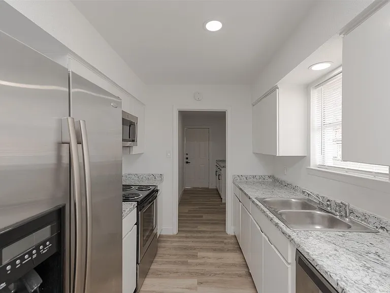 713 Sun Valley Dr — Photo 8