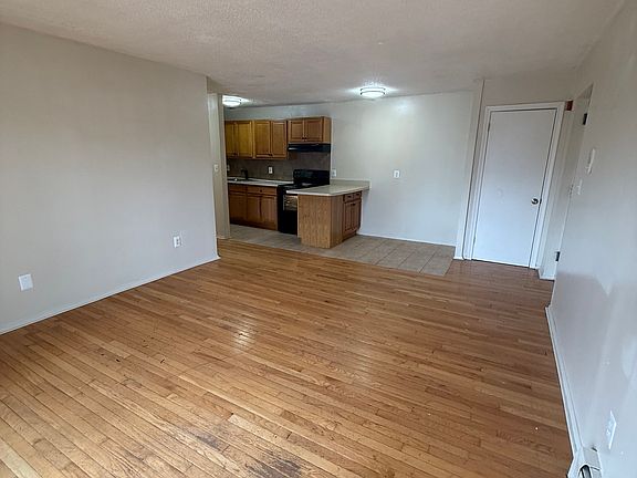 3rd image of 1051 Old Colony Rd #24