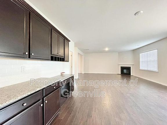 5th image of 301 Millridge Rd