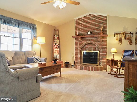3rd image of 54 Baldwin Dr