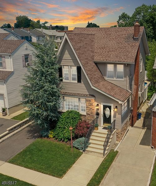 1st image of 16 Park Ave