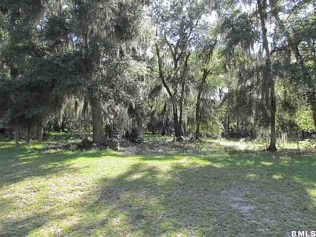 1st image of 8 Long Pond Dr