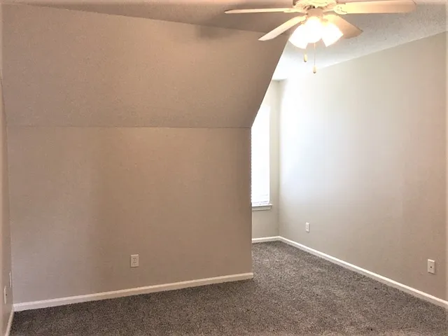 128 Barrington Rd — Photo 15
