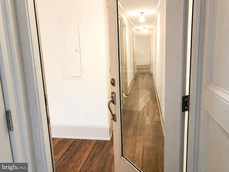 1302 E Capitol St NE #B — Photo 3