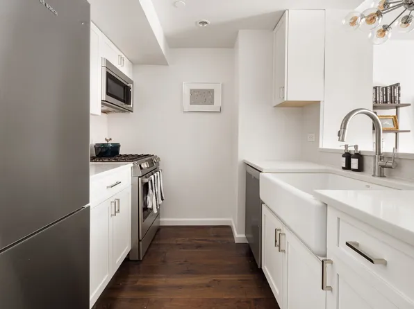 520 West 23rd Street image 3 of 6