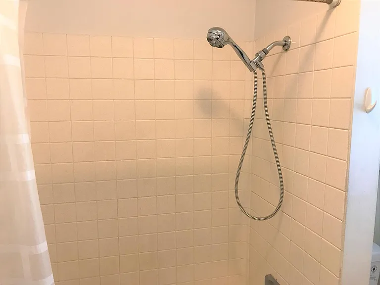 4200 Pasadena Pl NE #6 — Photo 6