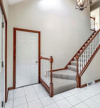 2nd image of 111 Ascot Ct
