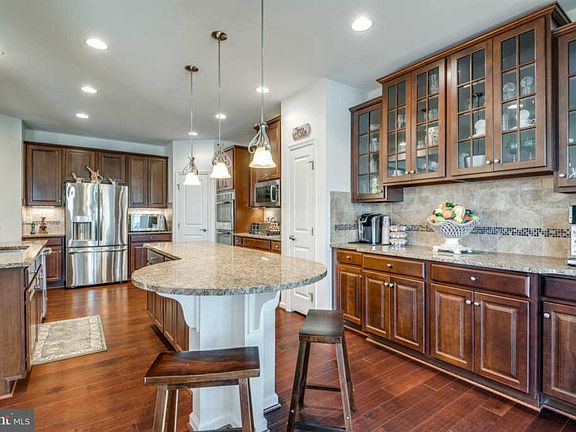 5th image of 23889 Heather Meadow Dr
