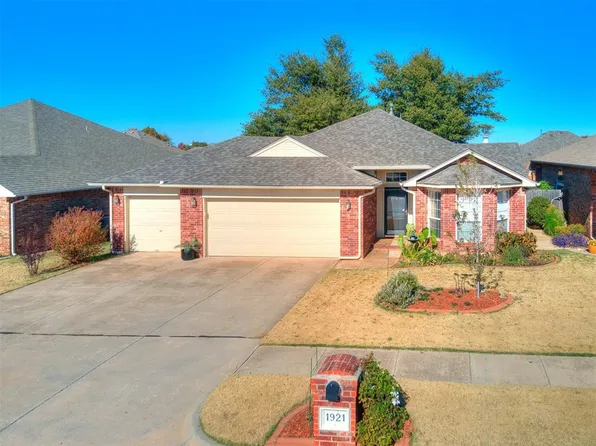 1921 Cedar Meadow Ln, Edmond, OK 73003