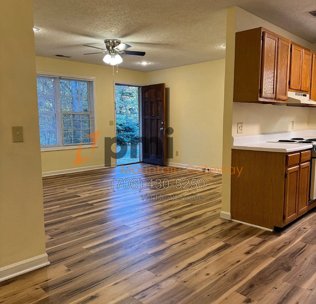 2 bed, 1.5 bath, 961 sqft, $980 — Photo 4