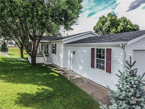 3rd image of 3971 Teal St