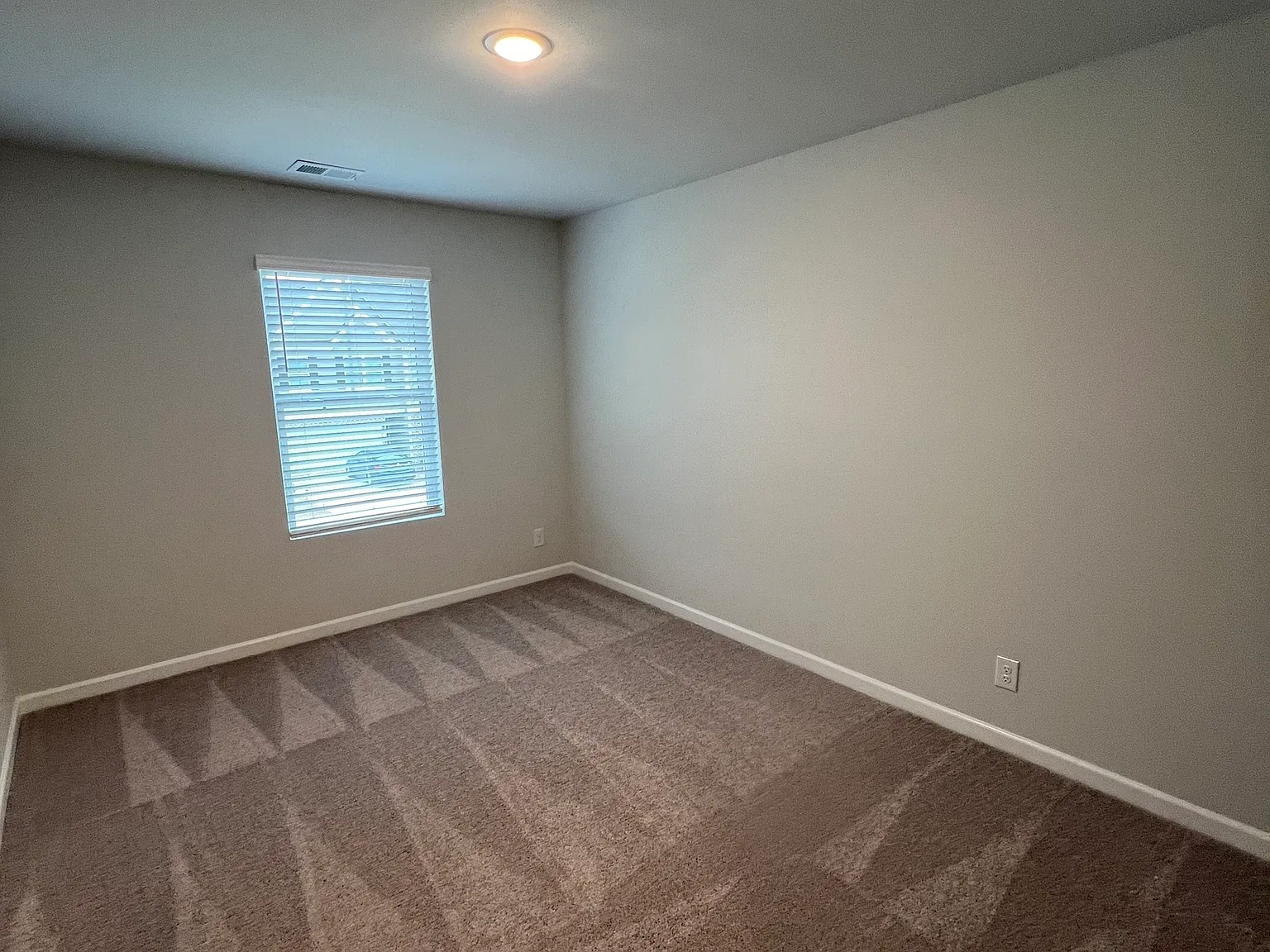 3 bed, 2.5 bath, 1568 sqft, $2,275 — Photo 4