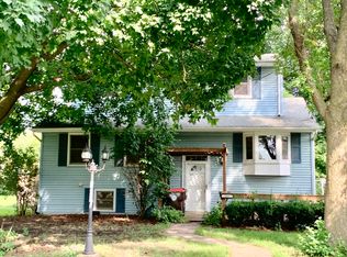 307 N Pine St, Wenona, IL 61377