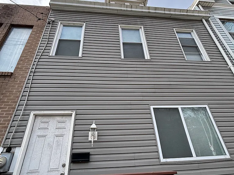 505 Herron Ave — Photo 1