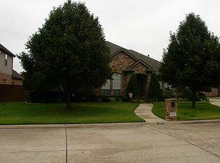 760 Trails End Cir, Hurst, TX 76054
