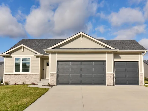 1101 NE 21st St, Grimes, IA 50111