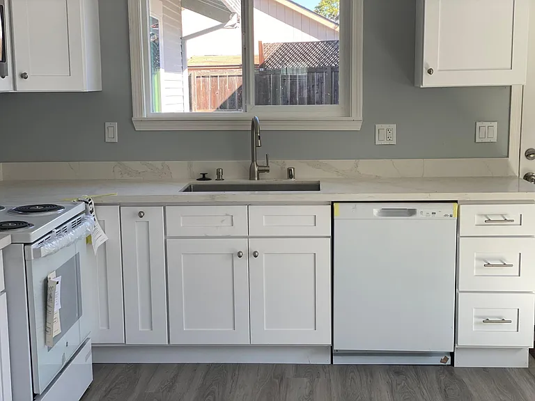 408 Raymond Ave — Photo 5