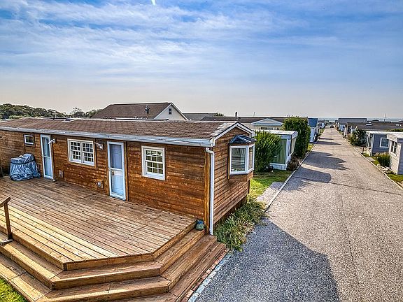 636 Marlin Ave, Montauk