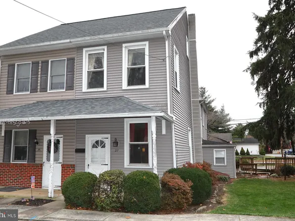 27 Essex St, Marietta, PA 17547