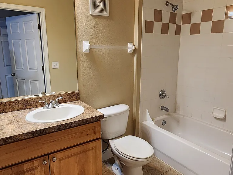 1257 SW 9th Rd — Photo 3