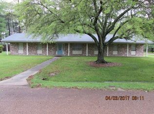 109 Eastwood Dr, Forest, MS 39074