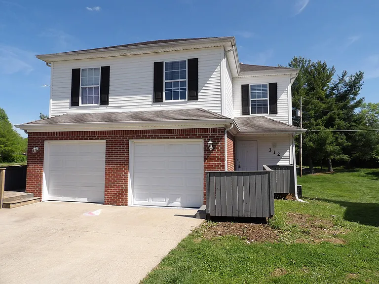 312 Bypass Plaza Dr — Photo 2
