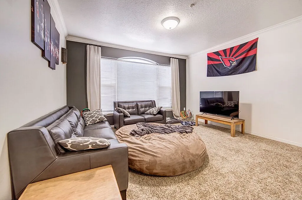 4 bed, $625 — Photo 1