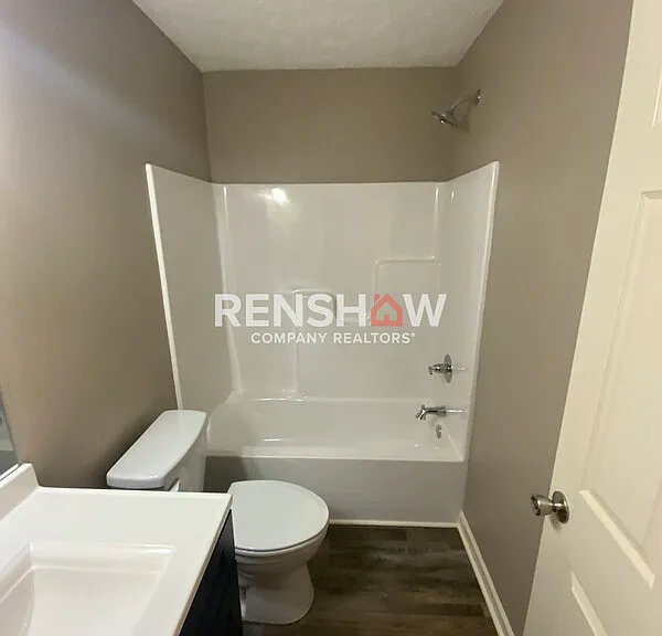 133 Hawthorne Ave — Photo 8