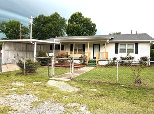 106 W 6th St, Henryetta, OK 74437