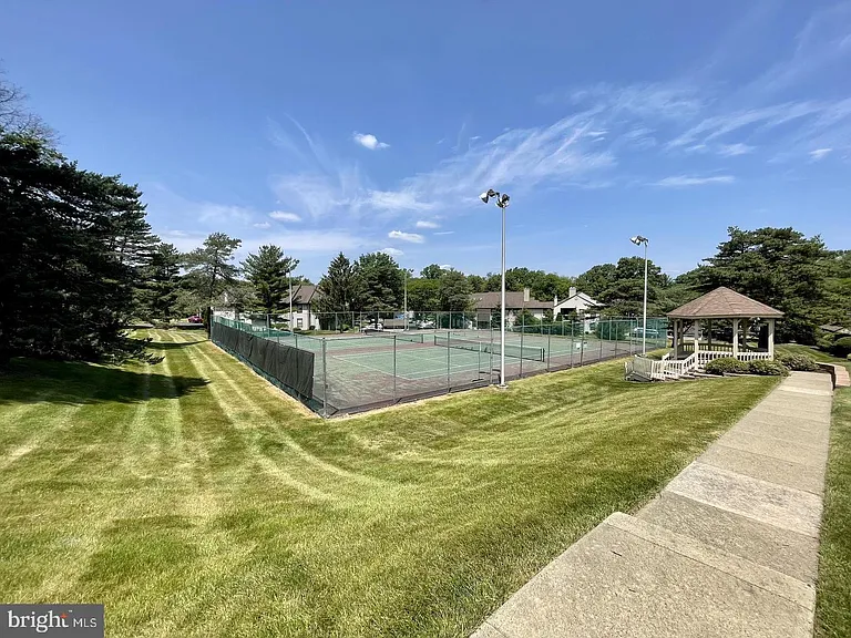 62 Basswood Ct — Photo 17