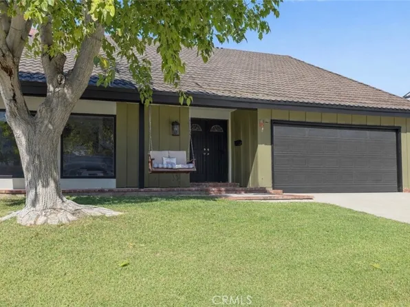 28975 Lotusgarden Dr, Santa Clarita, CA 91387