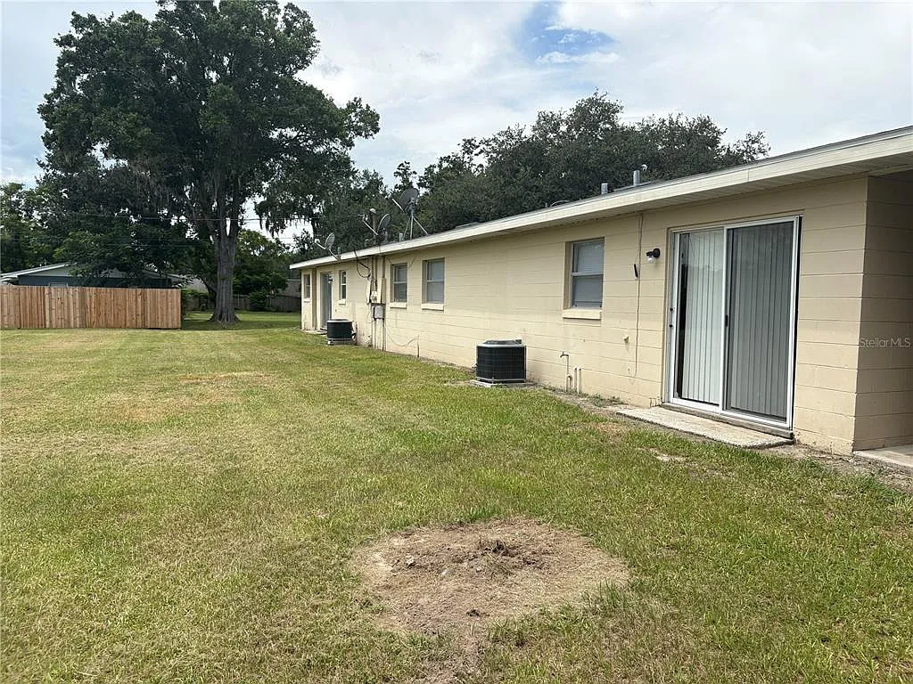 3 bed, 1.0 bath, 876 sqft, $1,495 — Photo 4