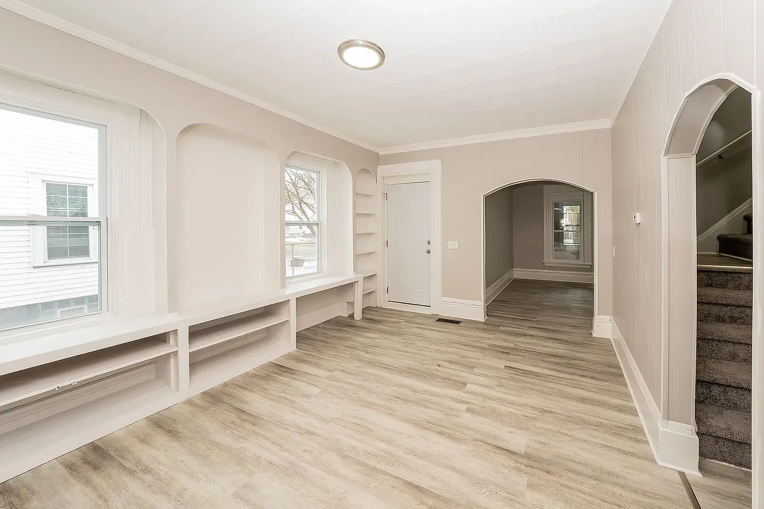 4 bed, 1400 sqft, $1,000 — Photo 2