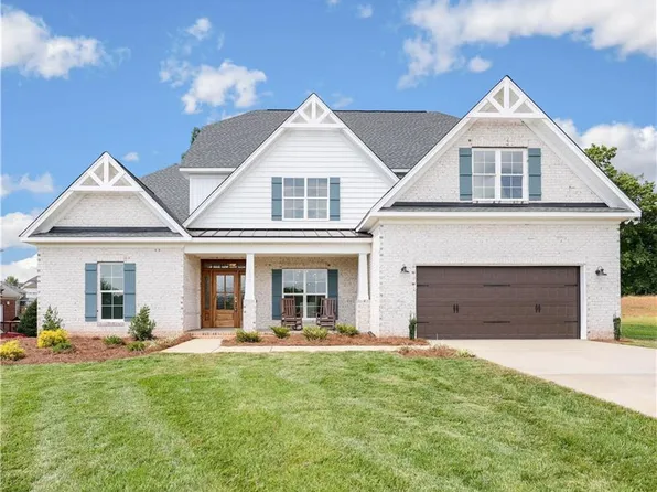 133 Grandworth Way, King, NC 27021