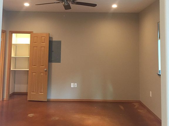 3rd image of 474 Wilcox Ave