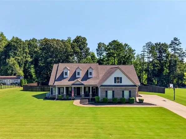 103 Clara Smith Ln, Piedmont, SC 29673