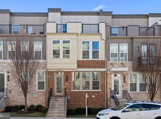 14589 Lakestone Dr, Chantilly, VA 20151