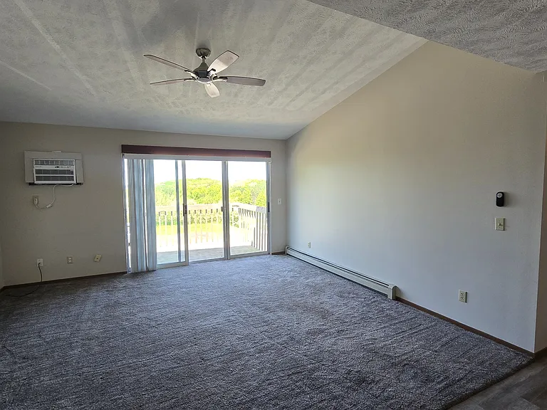 1875 Knoll View Dr #TOP — Photo 2